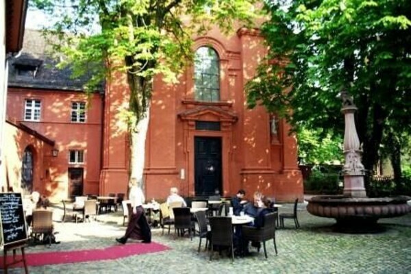 Bildnachweis: (Mit freundlicher Genehmigung Freiburgerleben Ursula Tenderich und Caterina Mesina GbR) Bildnachweis: (Mit freundlicher Genehmigung Freiburgerleben Ursula Tenderich und Caterina Mesina GbR)