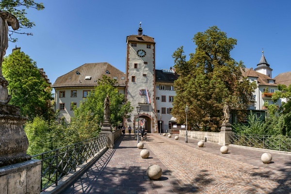 Waldshut-Tiengen Bildnachweis: Mit freundlicher Genehmigung der Stadtverwaltung Waldshut-Tiengen (Foto: Dieter Schäuble) Waldshut-Tiengen Bildnachweis: Mit freundlicher Genehmigung der Stadtverwaltung Waldshut-Tiengen (Foto: Dieter Schäuble)