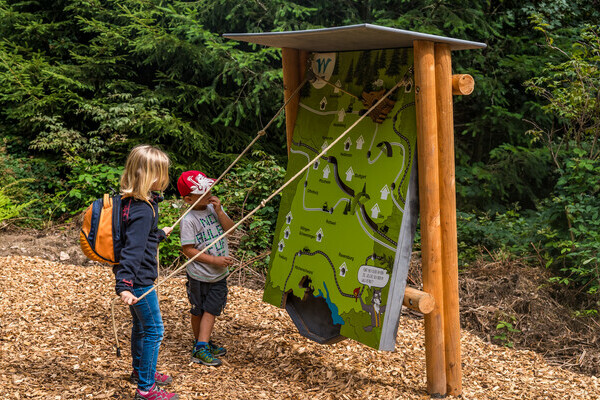 Wolfspfad Bildnachweis: © Tourist-Information Höchenschwand, Fotograf Klaus Hansen Wolfspfad Bildnachweis: © Tourist-Information Höchenschwand, Fotograf Klaus Hansen