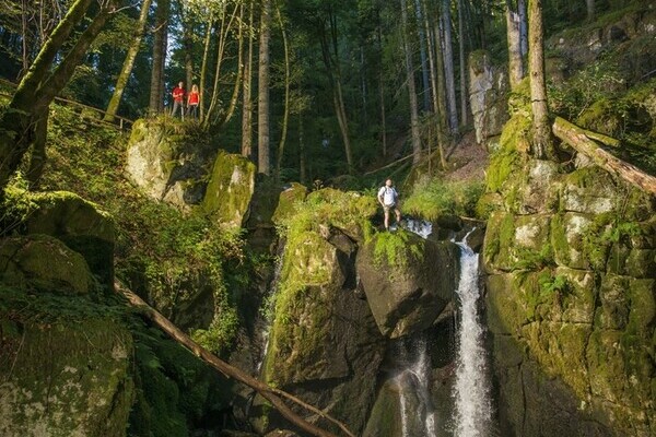 Höllbachwasserfälle Copyright: (Fotograf Klaus-Peter Kappest) Höllbachwasserfälle Copyright: (Fotograf Klaus-Peter Kappest)